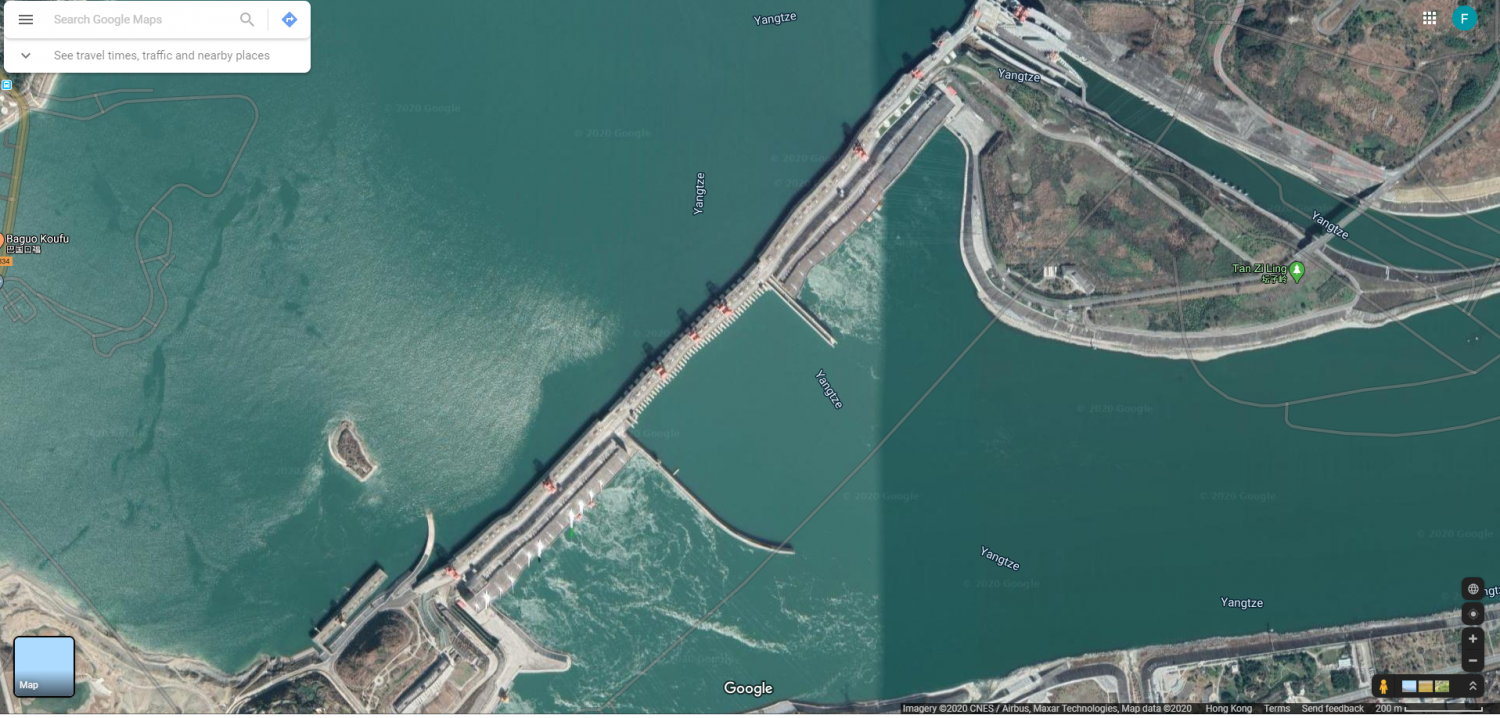 在Google Map中顯示長江三峽大壩出現嚴重變形。