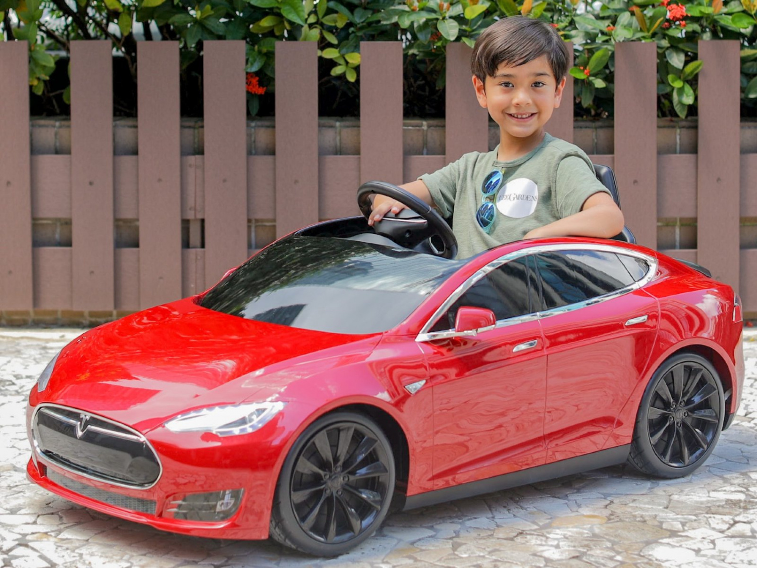 親子好去處｜利園限定美國Tesla兒童電動車+模擬充電站！